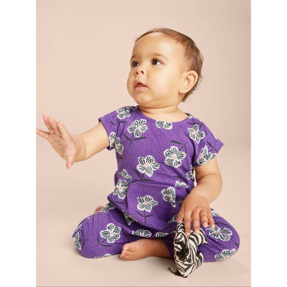 NEW Tea Collection Infant Baby 0-3 Months Zebra Tissue Floral Cuff Sleeve Baby R